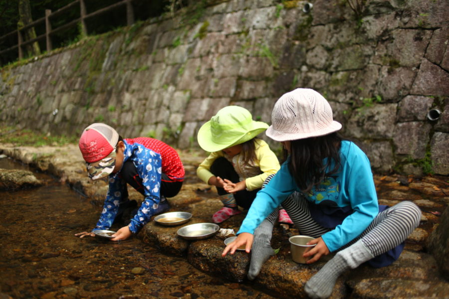 三人で遊ぶ