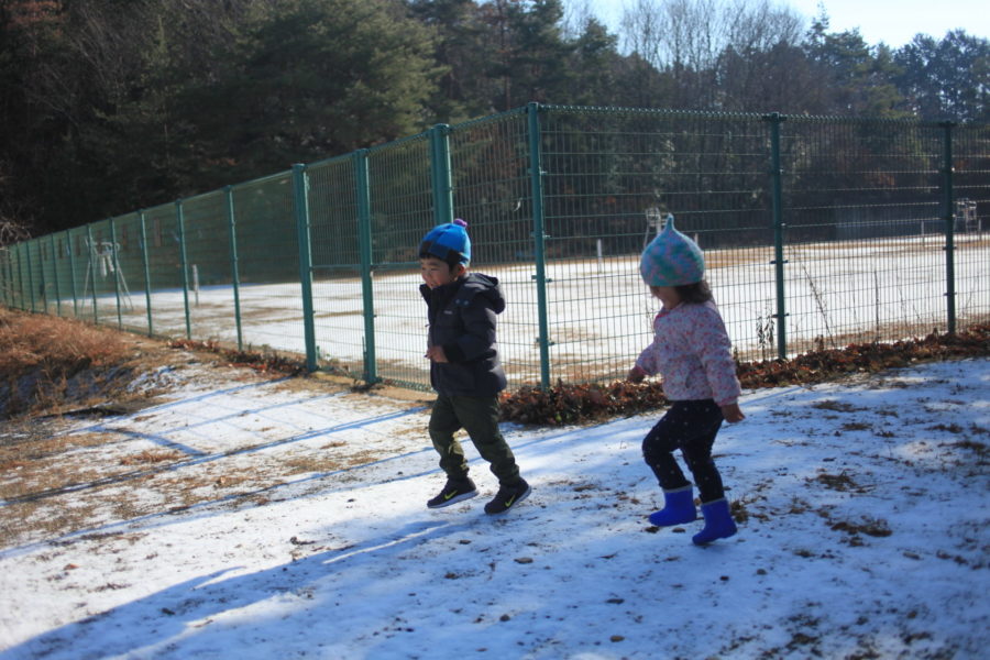 雪遊び