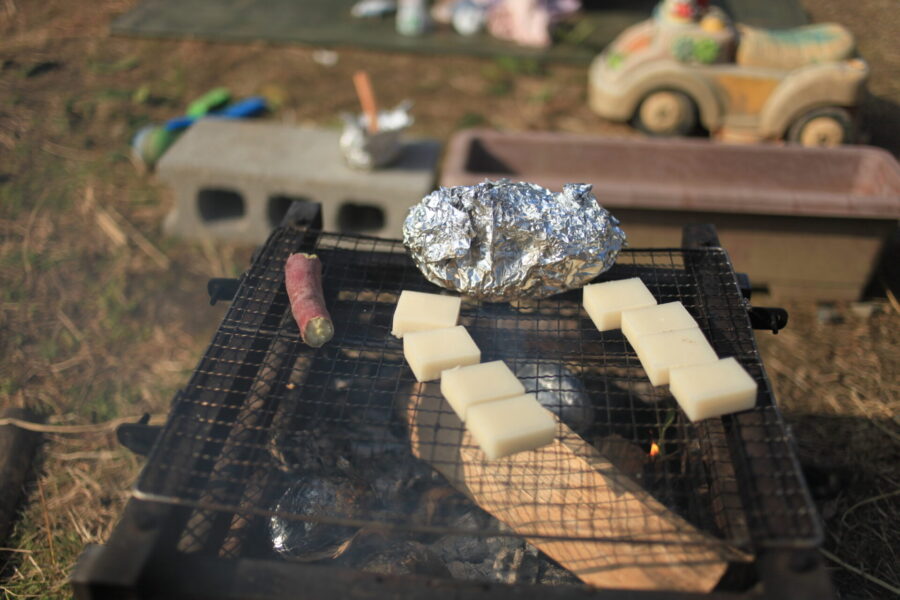 食べ物を焼く