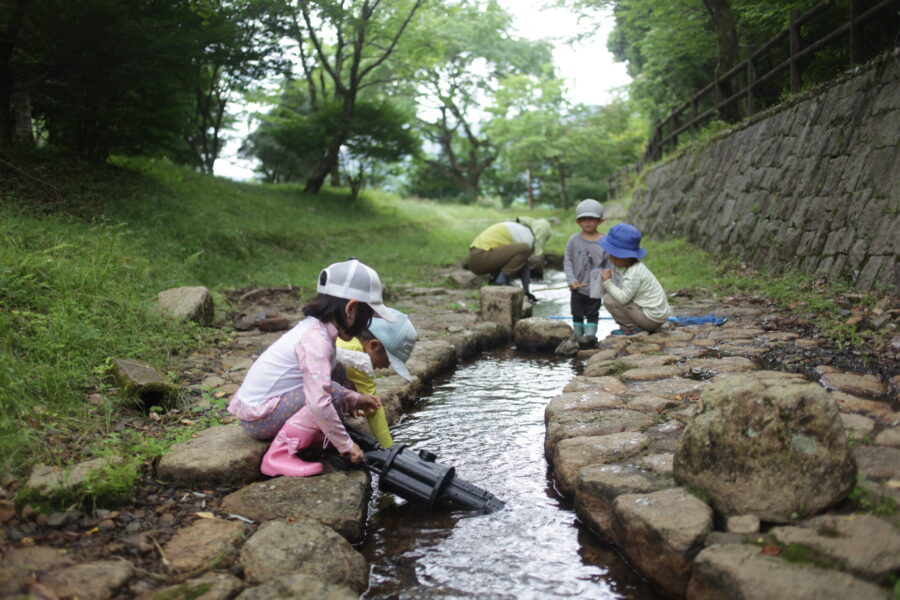 川遊び