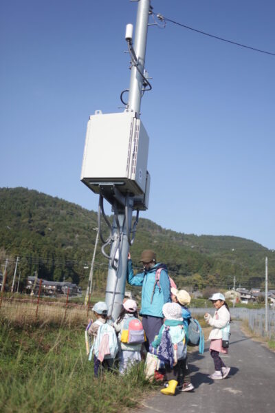 ロケットに乗る