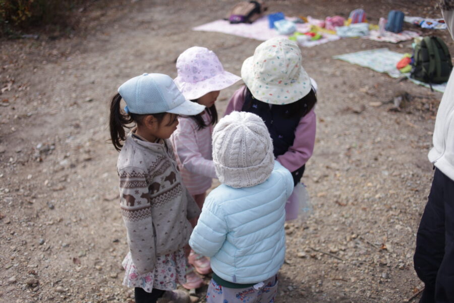 女子たちと遊ぶ